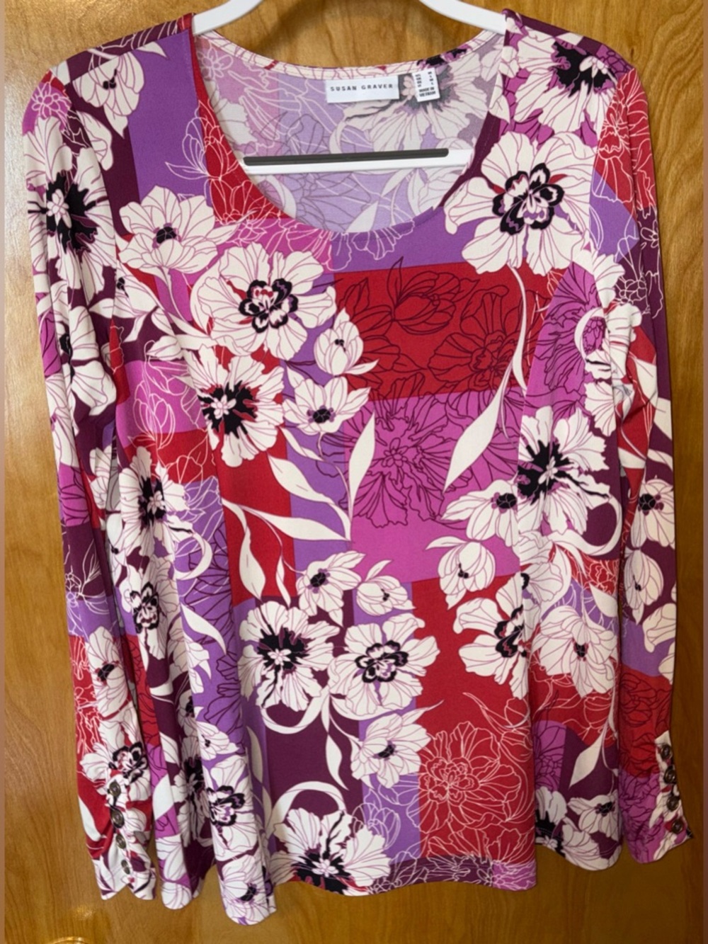 Susan Graver wine/crimson printed liquid knit long sleeve top Size Medium